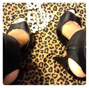 Leather Aldo open toe shoes